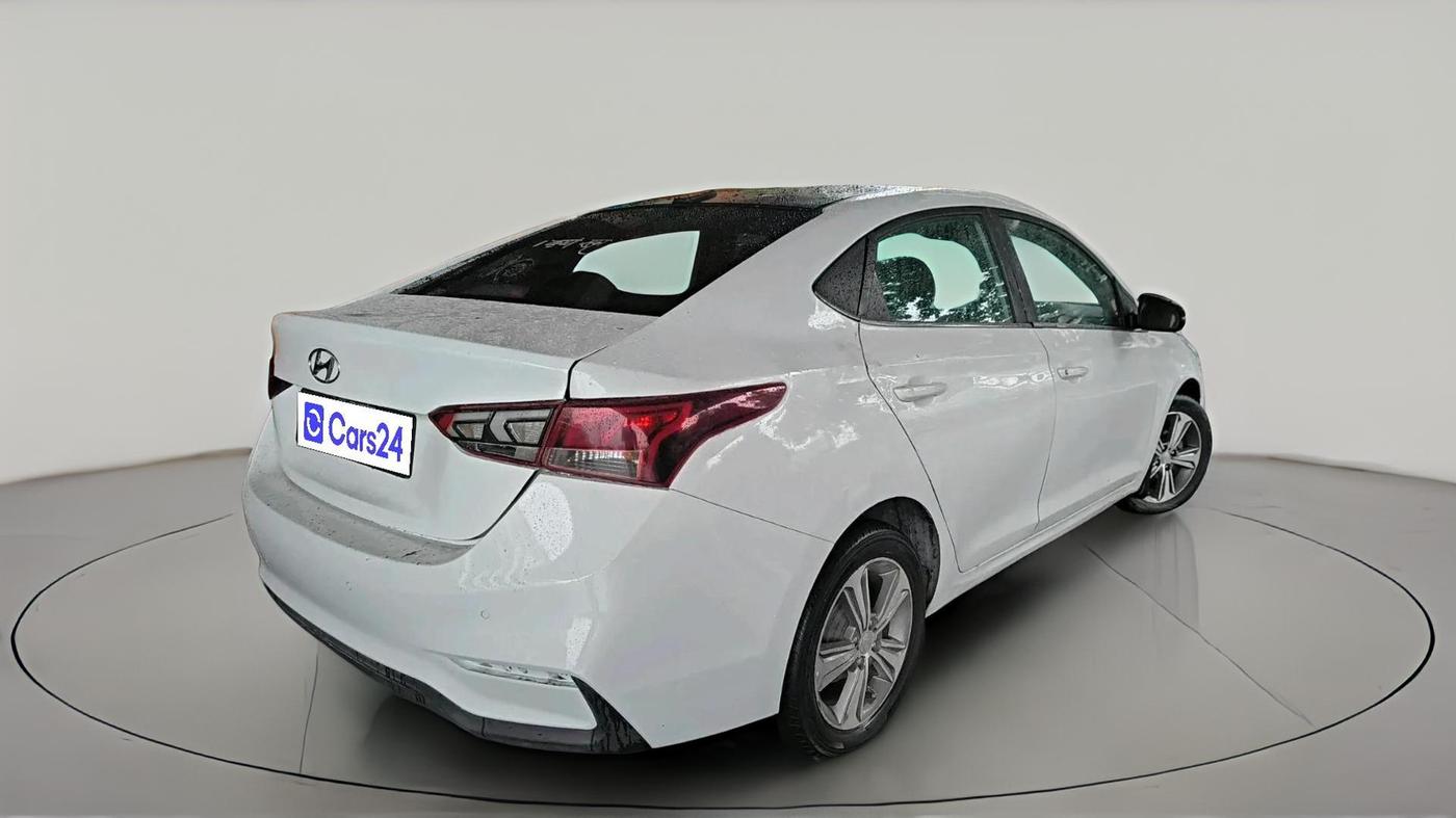 2017 Hyundai Verna 1.6 CRDI SX, Diesel, Manual, 1,07,126 km, exterior