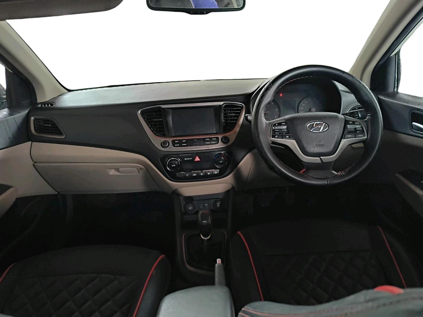 2017 Hyundai Verna 1.6 CRDI SX, Diesel, Manual, 1,07,126 km, interior