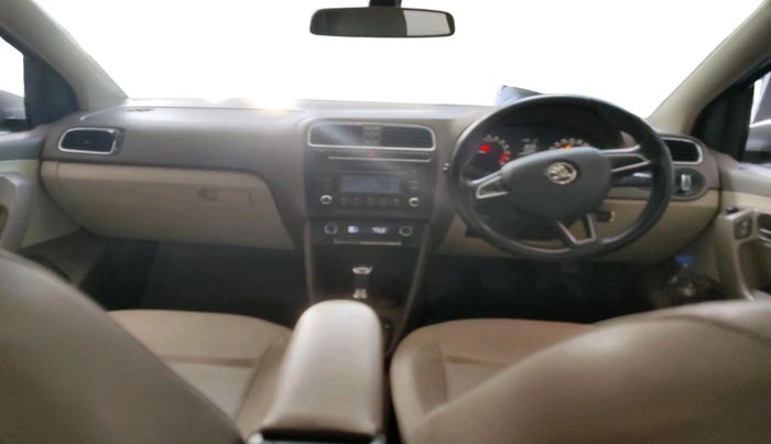 2016 Skoda Rapid 1.5 TDI CR STYLE PLUS AT, Diesel, Automatic, 1,42,387 km, interior