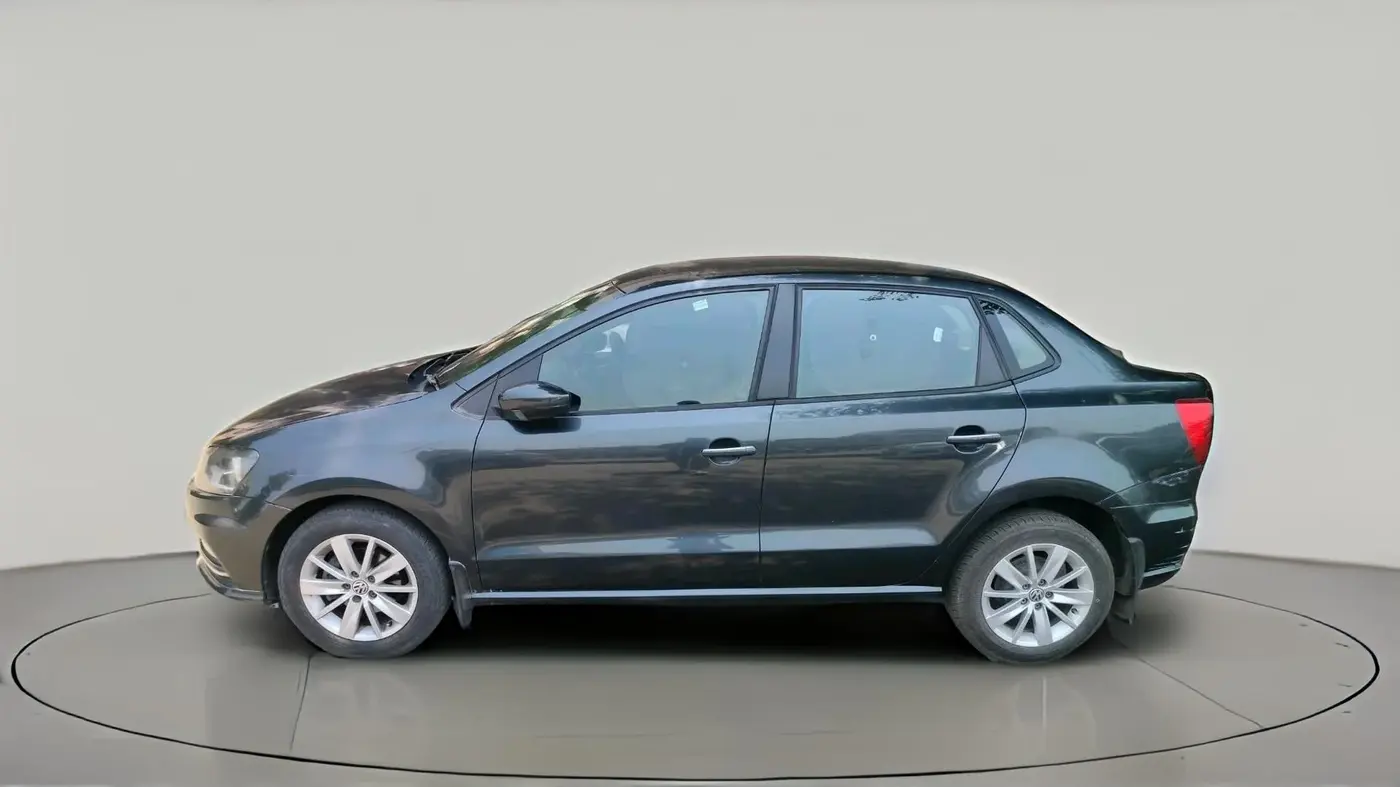 2017 Volkswagen Ameo HIGHLINE PLUS 1.5L AT 16 ALLOY, Diesel, Automatic, 95,554 km, exterior