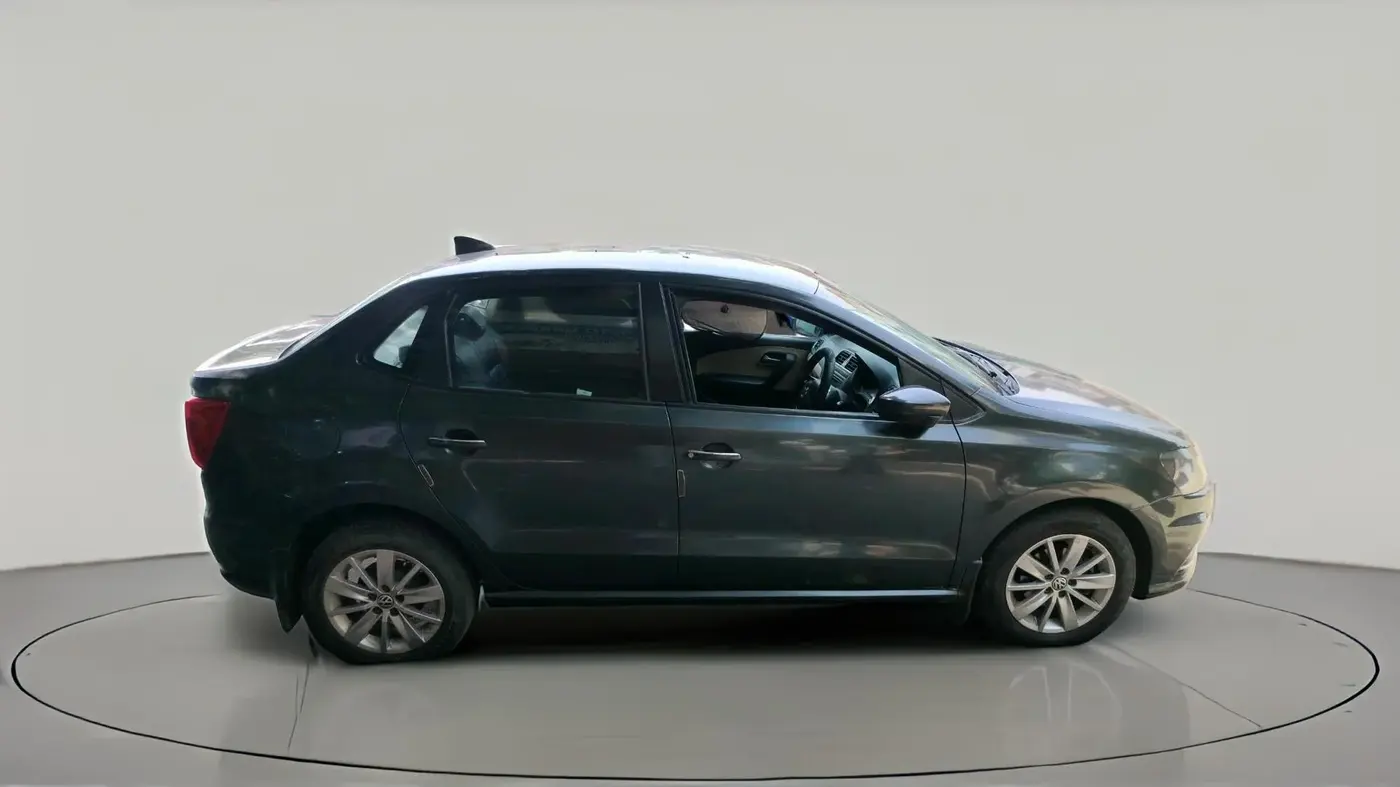 2017 Volkswagen Ameo HIGHLINE PLUS 1.5L AT 16 ALLOY, Diesel, Automatic, 95,554 km, exterior