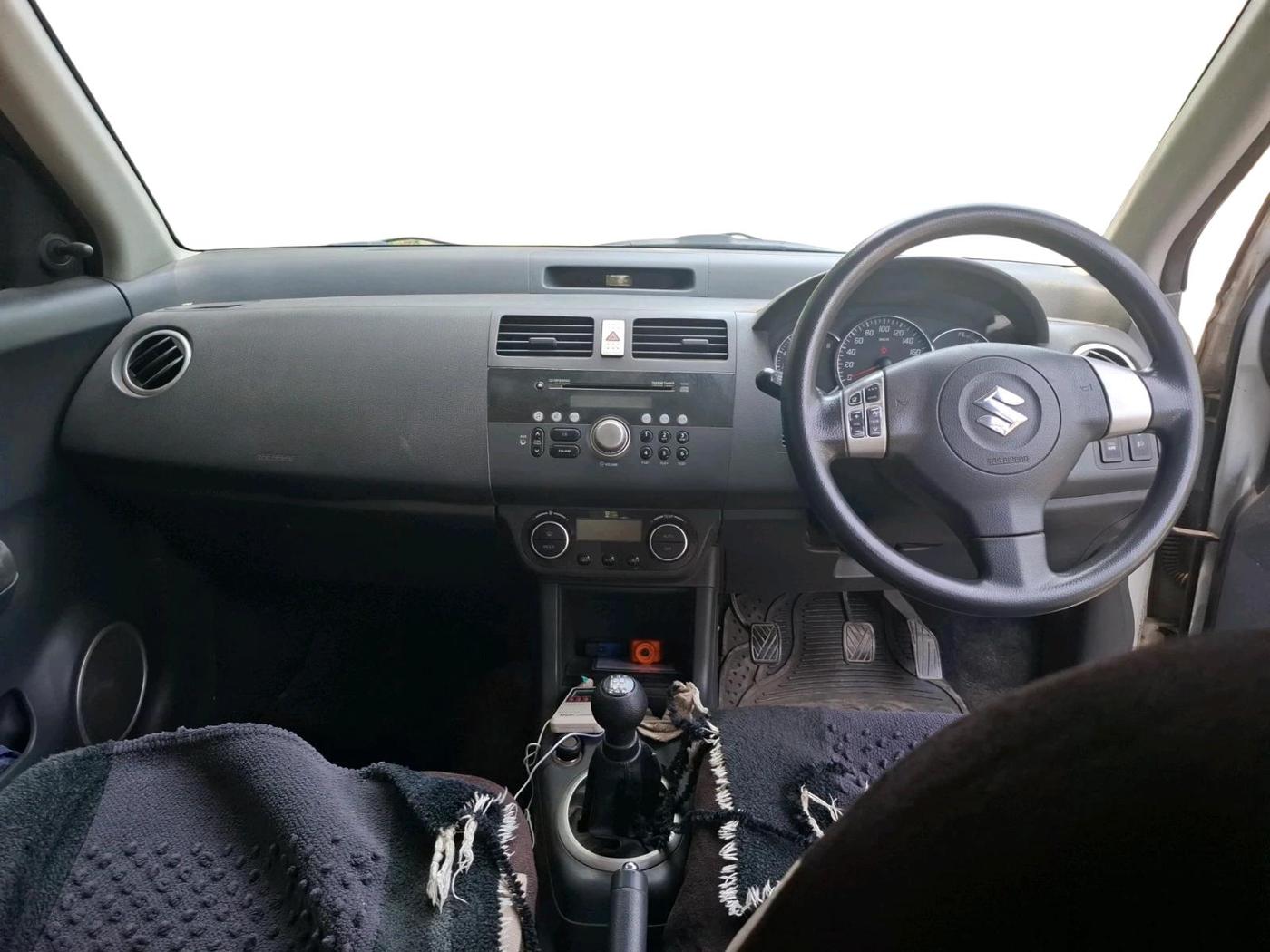 2011 Maruti Swift ZXI, Petrol, Manual, 33,070 km, interior