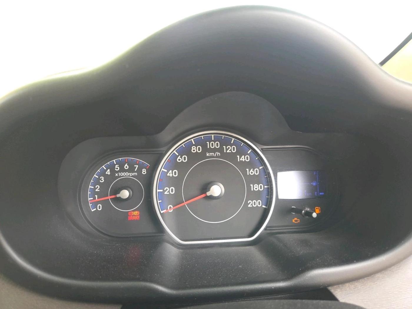 2016 Hyundai i10 SPORTZ 1.1, CNG, Manual, 52,901 km, interior