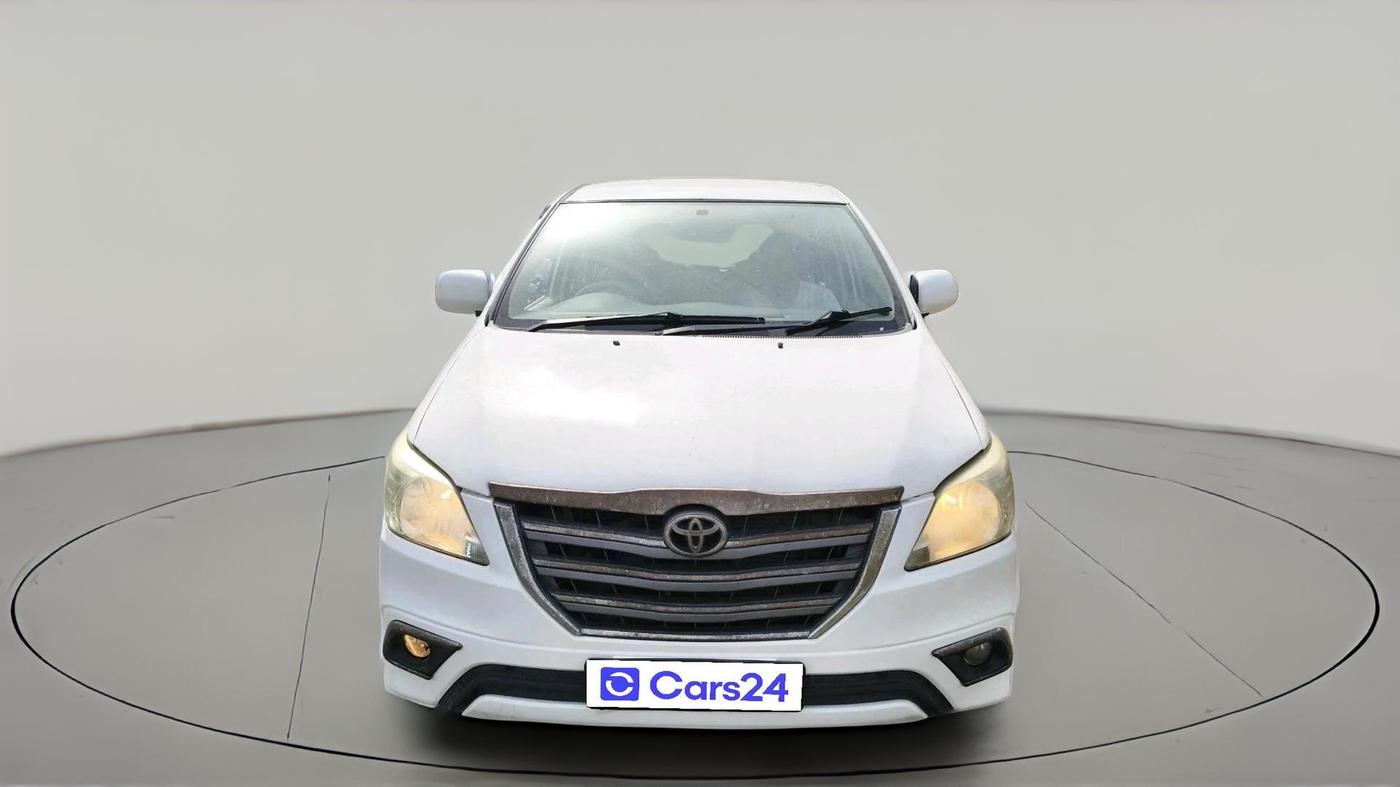 2011 Toyota Innova 2.5 E 8 STR, Diesel, Manual, 1,37,524 km, exterior