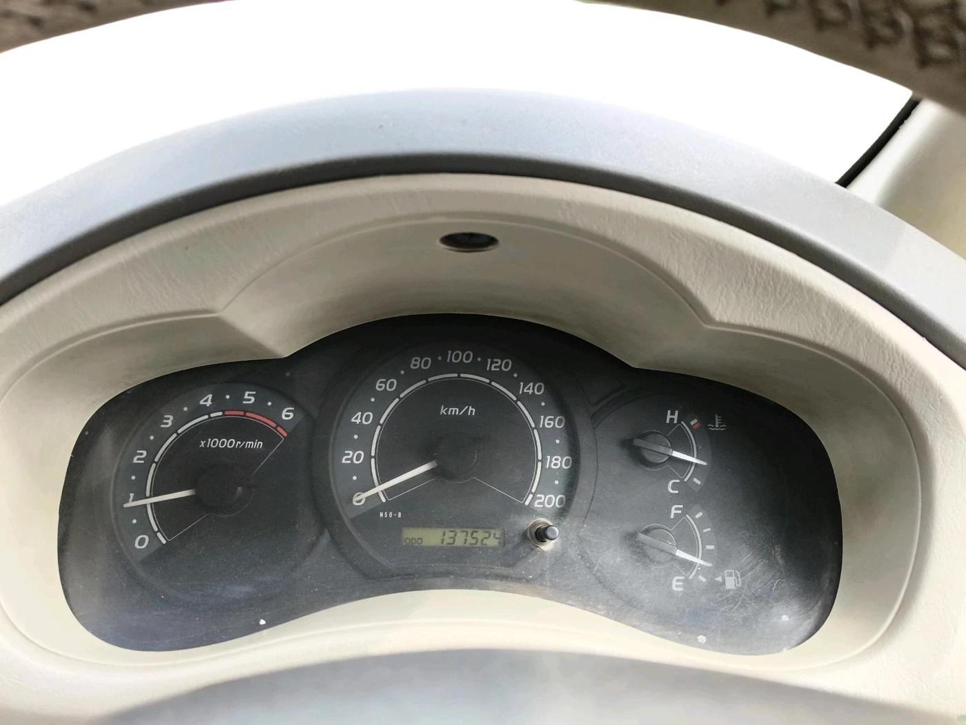 2011 Toyota Innova 2.5 E 8 STR, Diesel, Manual, 1,37,524 km, interior