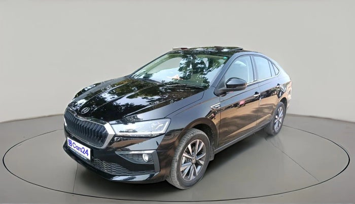 2025 Skoda SLAVIA Prestige 1.0L TSI MT, Petrol, Manual, 621 km, exterior