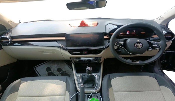 2025 Skoda SLAVIA Prestige 1.0L TSI MT, Petrol, Manual, 621 km, interior