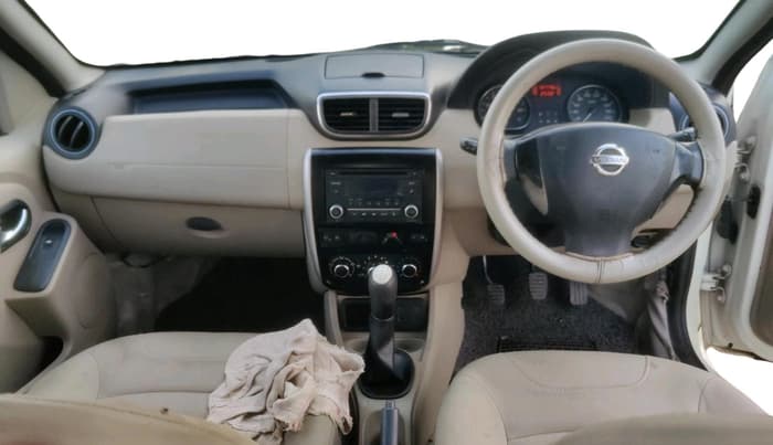 2015 Nissan Terrano XL (D), Diesel, Manual, 1,34,778 km, interior