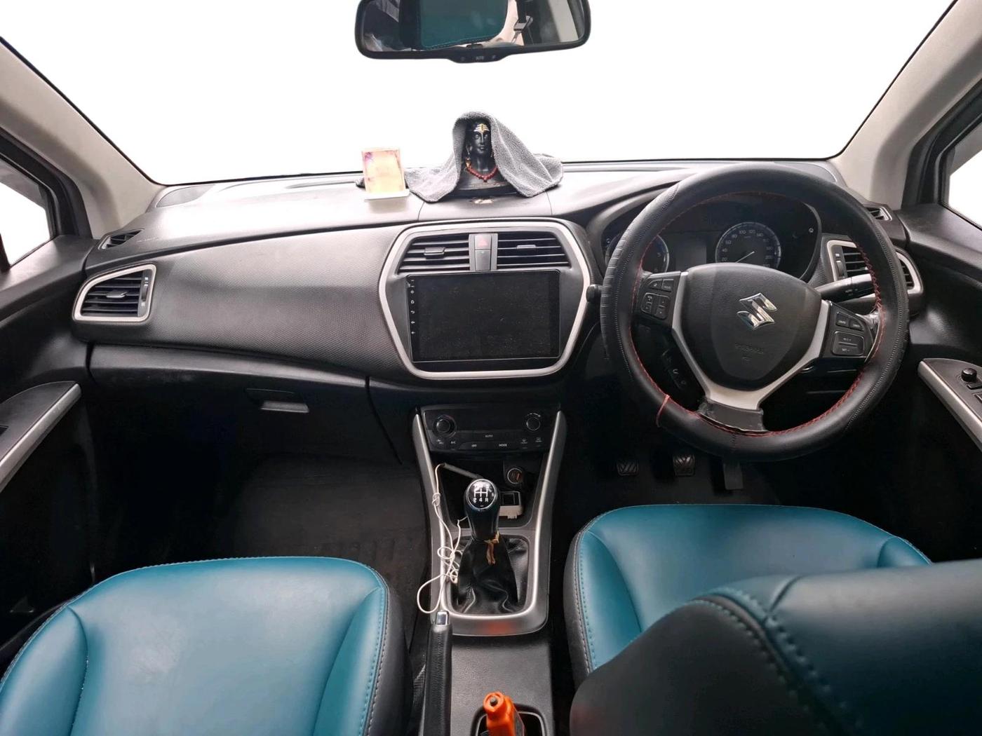 2015 Maruti S Cross ALPHA 1.3, Diesel, Manual, 1,00,862 km, interior