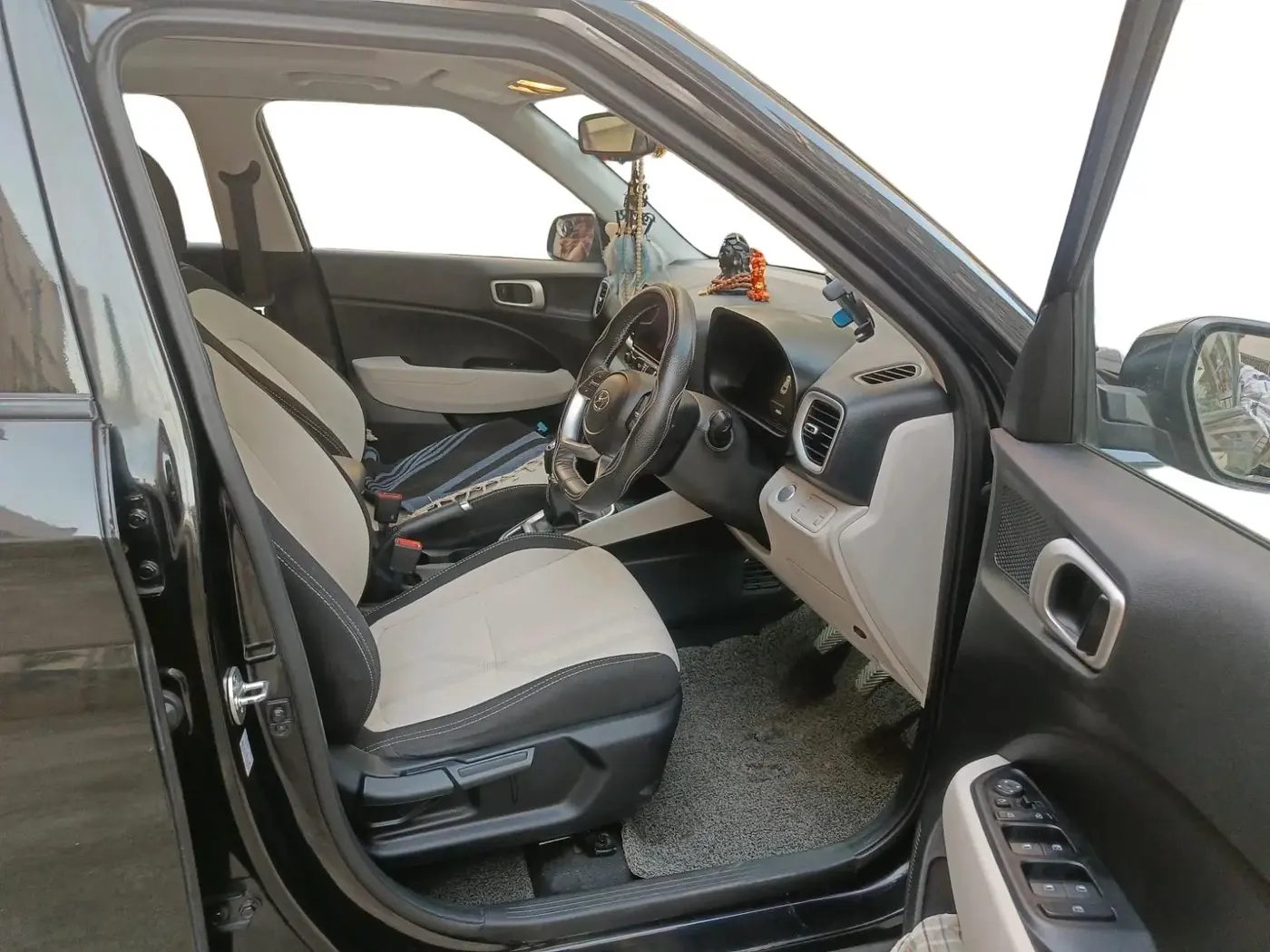 2023 Hyundai VENUE SX 1.2 PETROL, Petrol, Manual, 16,320 km, interior