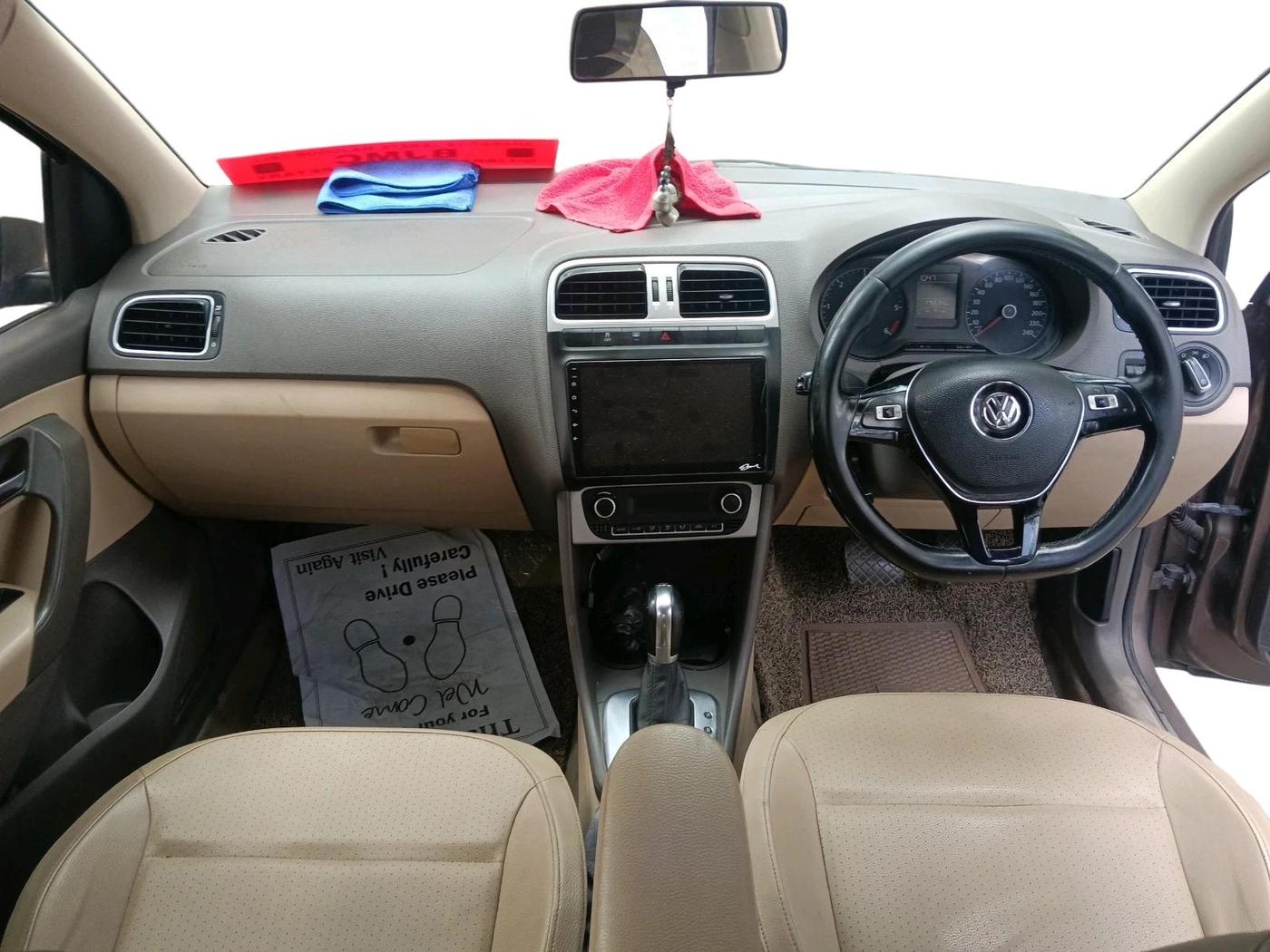2015 Volkswagen Vento HIGHLINE 1.5 AT, Diesel, Automatic, 1,76,634 km, interior