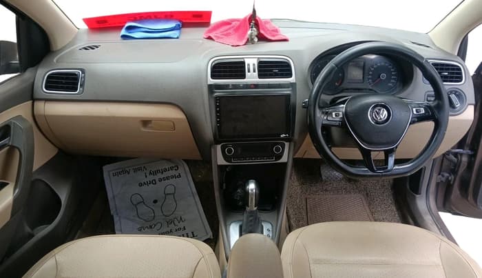 2015 Volkswagen Vento HIGHLINE 1.5 AT, Diesel, Automatic, 1,76,634 km, interior