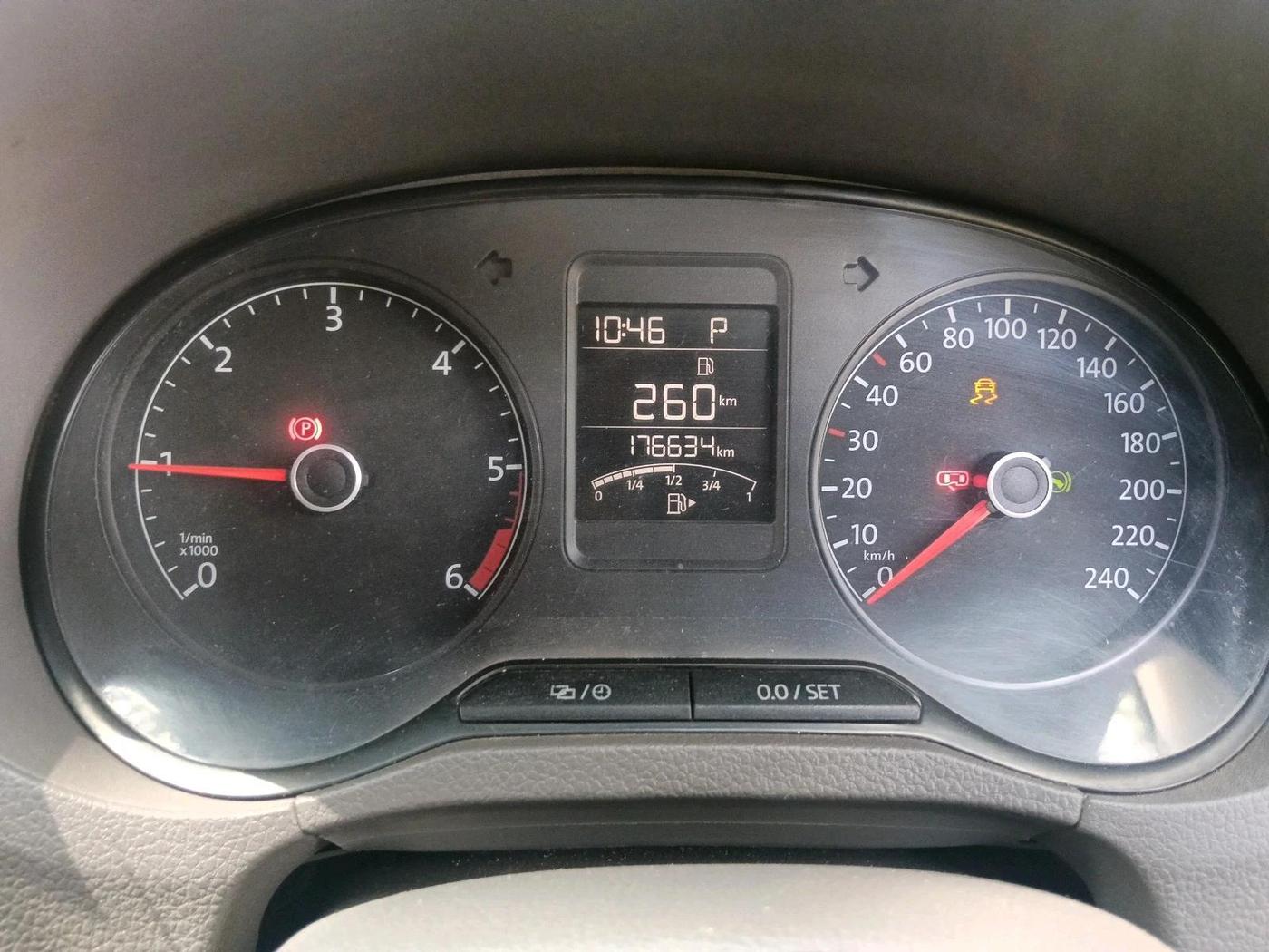 2015 Volkswagen Vento HIGHLINE 1.5 AT, Diesel, Automatic, 1,76,634 km, interior