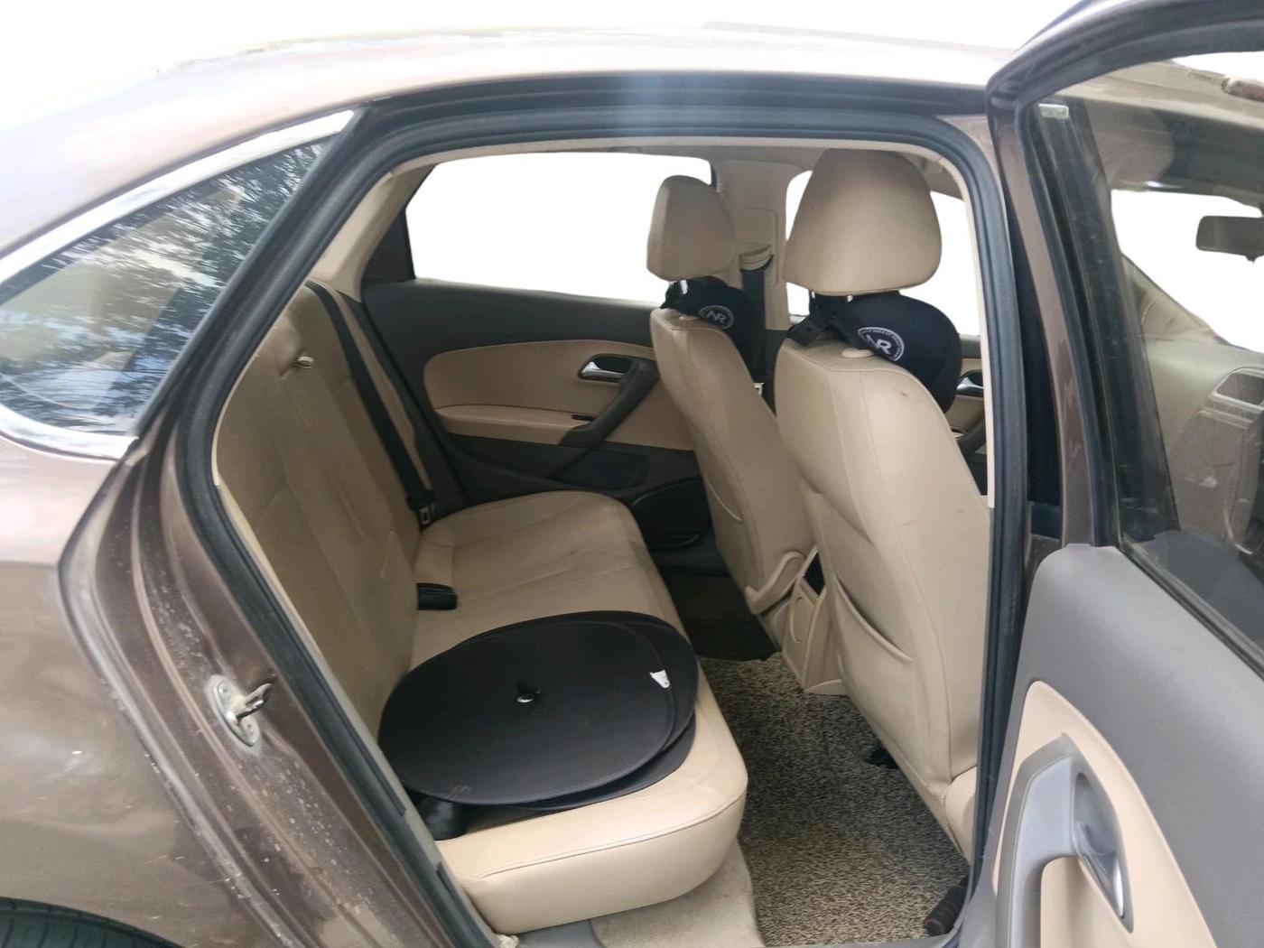 2015 Volkswagen Vento HIGHLINE 1.5 AT, Diesel, Automatic, 1,76,634 km, interior