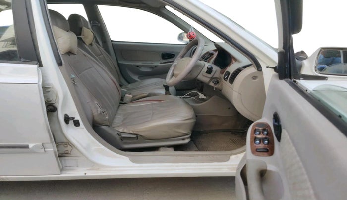 2011 Hyundai Accent GLE, CNG, Manual, 1,30,808 km, interior