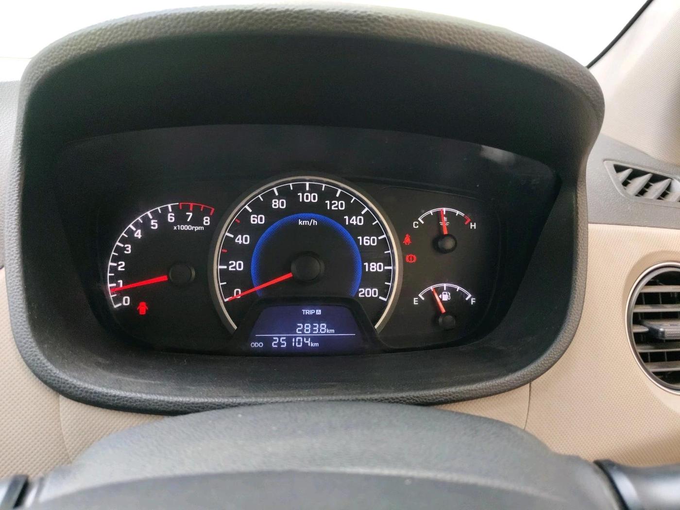 2017 Hyundai Grand i10 MAGNA 1.2 KAPPA VTVT, Petrol, Manual, 25,104 km, interior