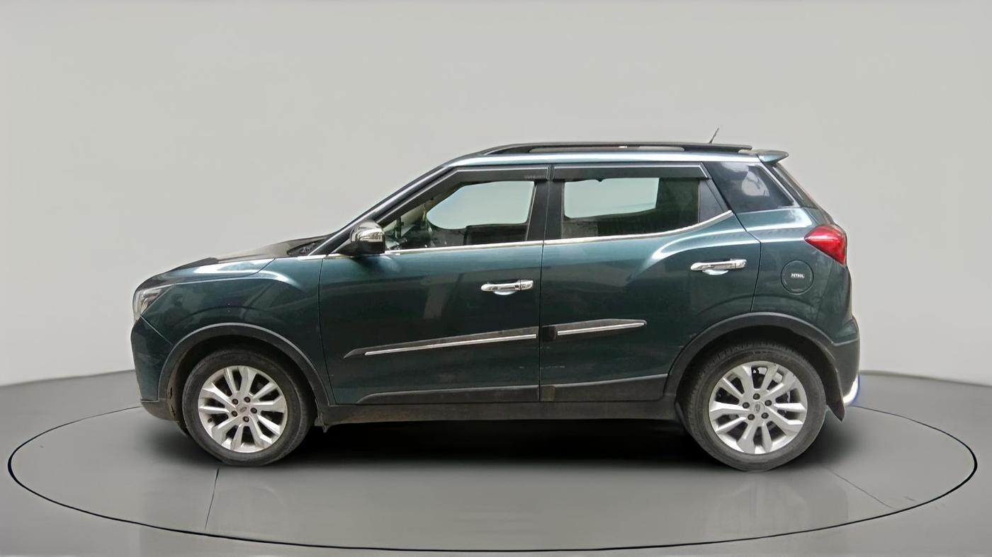 2021 Mahindra XUV300 W8 1.2 PETROL, Petrol, Manual, 1,32,294 km, exterior