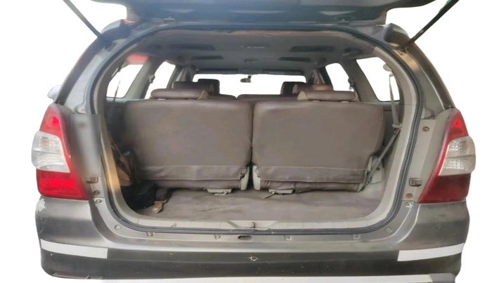 2012 Toyota Innova 2.5 VX 7 STR, Diesel, Manual, 2,60,652 km, exterior