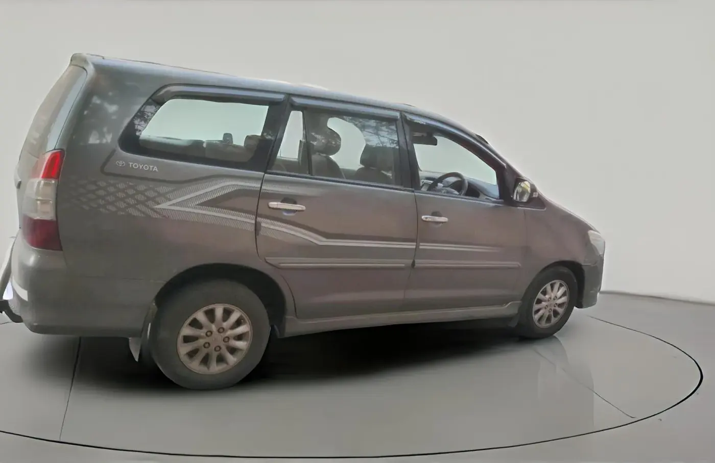 2012 Toyota Innova 2.5 VX 7 STR, Diesel, Manual, 2,60,652 km, exterior