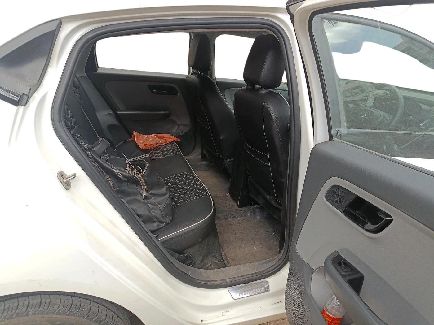 2020 Tata ALTROZ XT PETROL, Petrol, Manual, 31,183 km, interior