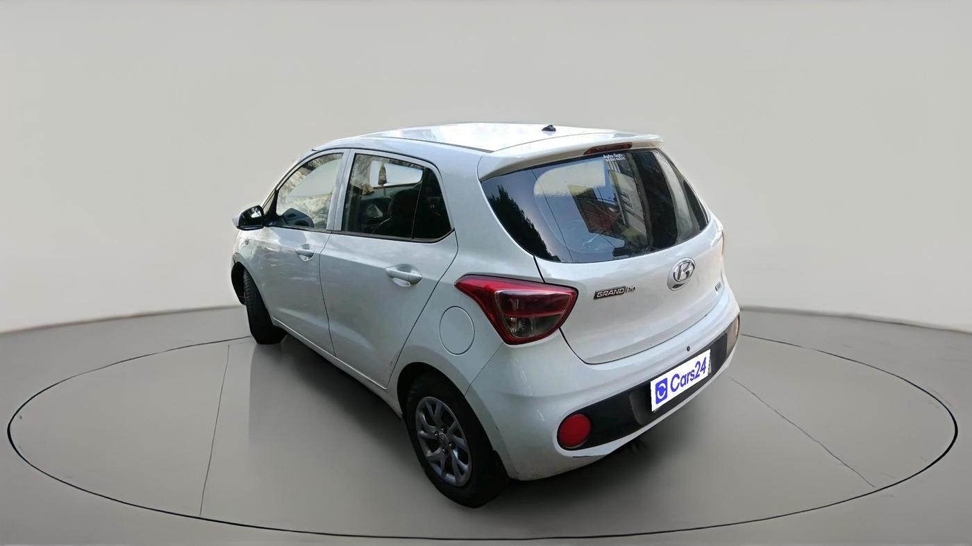2017 Hyundai Grand i10 MAGNA 1.2 KAPPA VTVT, CNG, Manual, 1,36,885 km, exterior