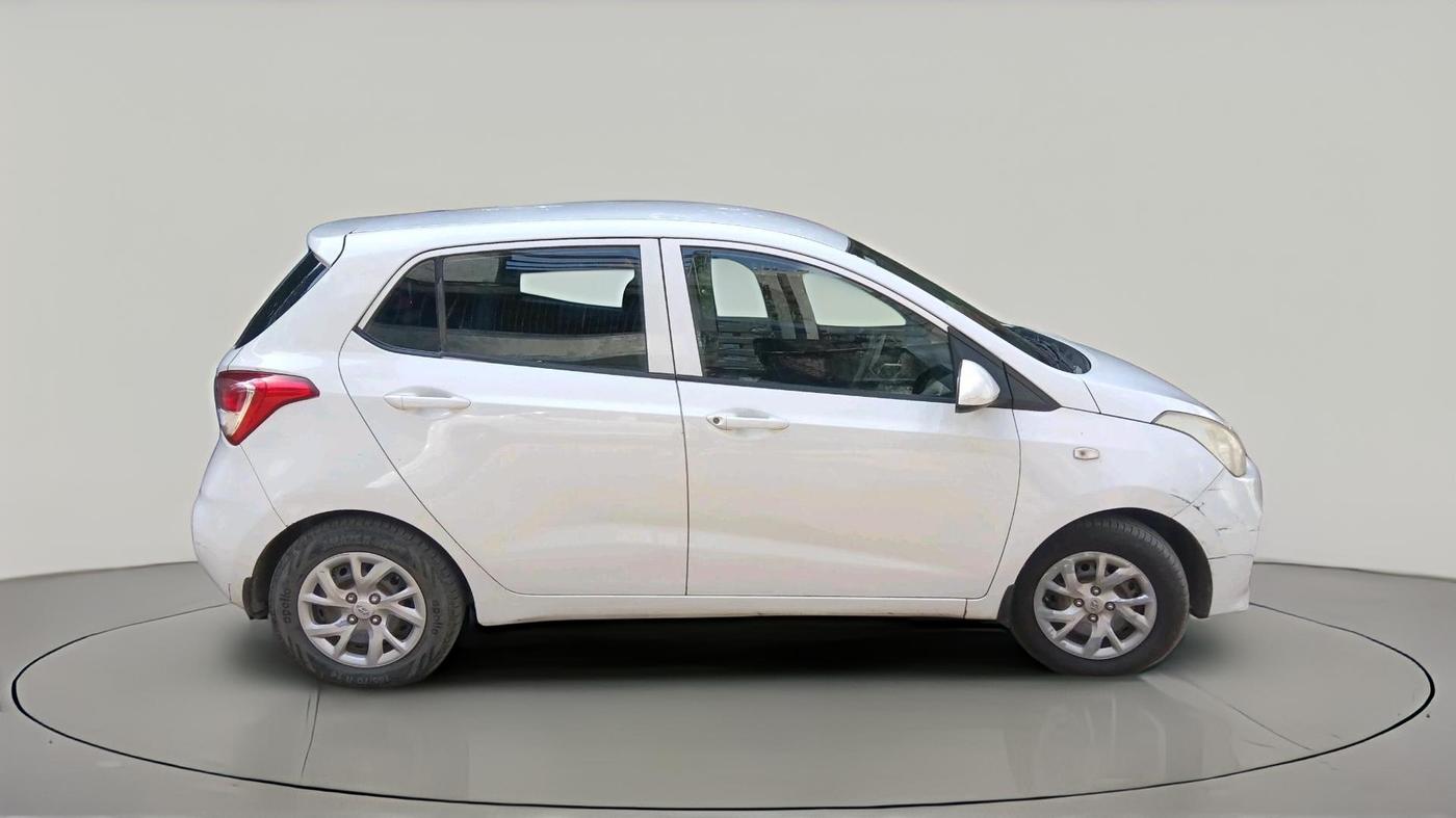 2017 Hyundai Grand i10 MAGNA 1.2 KAPPA VTVT, CNG, Manual, 1,36,885 km, exterior