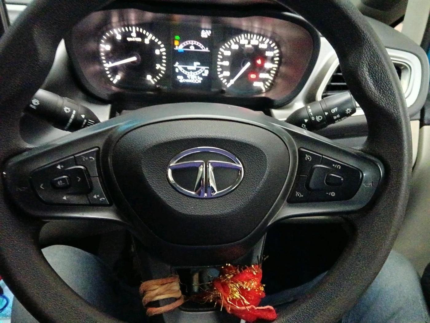 2021 Tata ALTROZ XT PETROL, Petrol, Manual, 47,841 km, interior