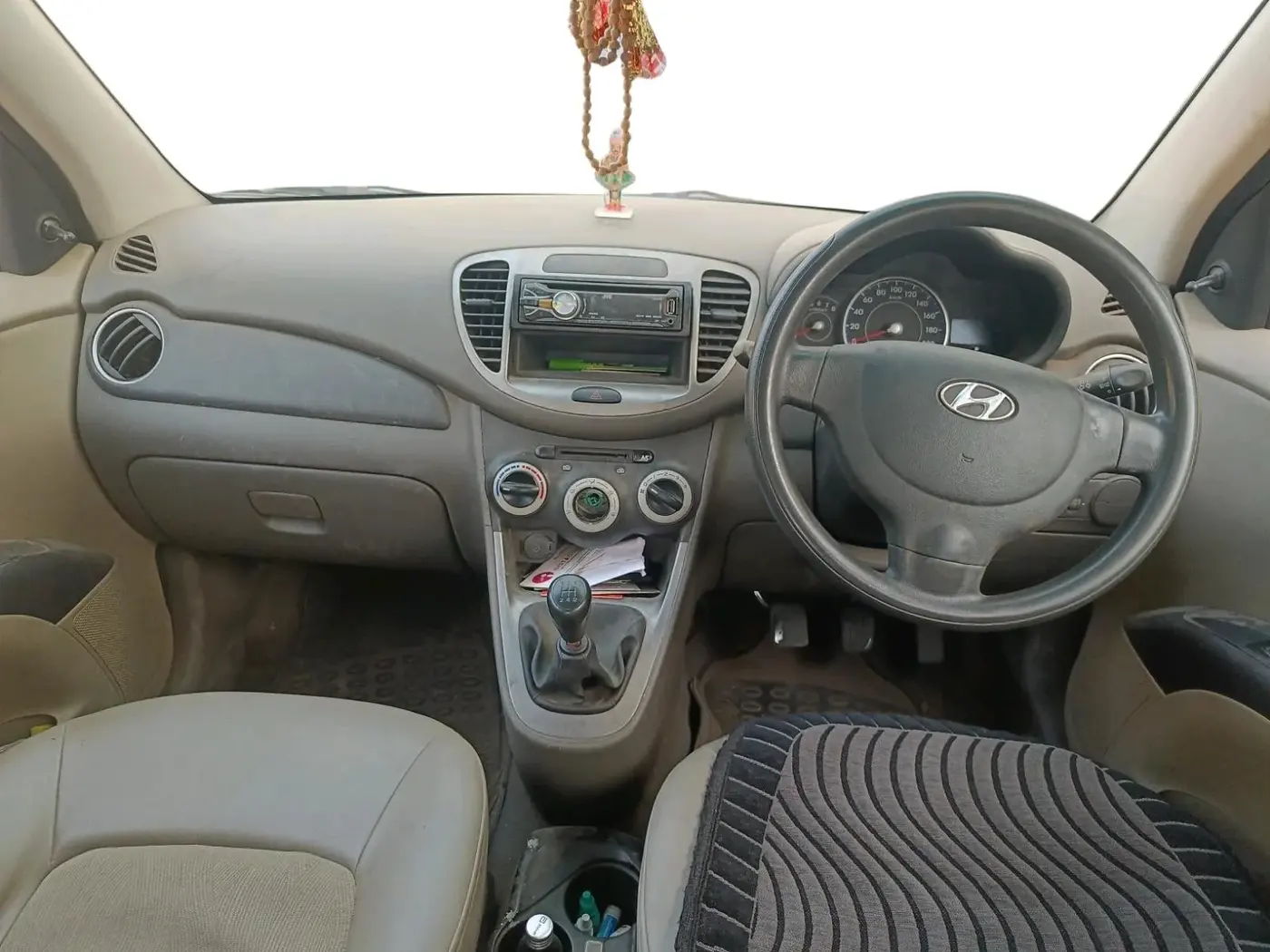 2012 Hyundai i10 ERA 1.1, CNG, Manual, 1,14,472 km, interior