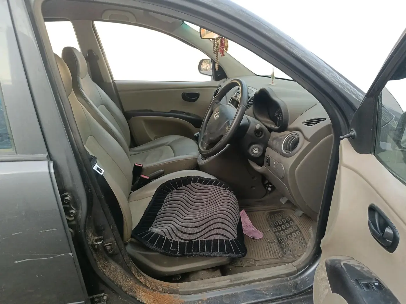 2012 Hyundai i10 ERA 1.1, CNG, Manual, 1,14,472 km, interior