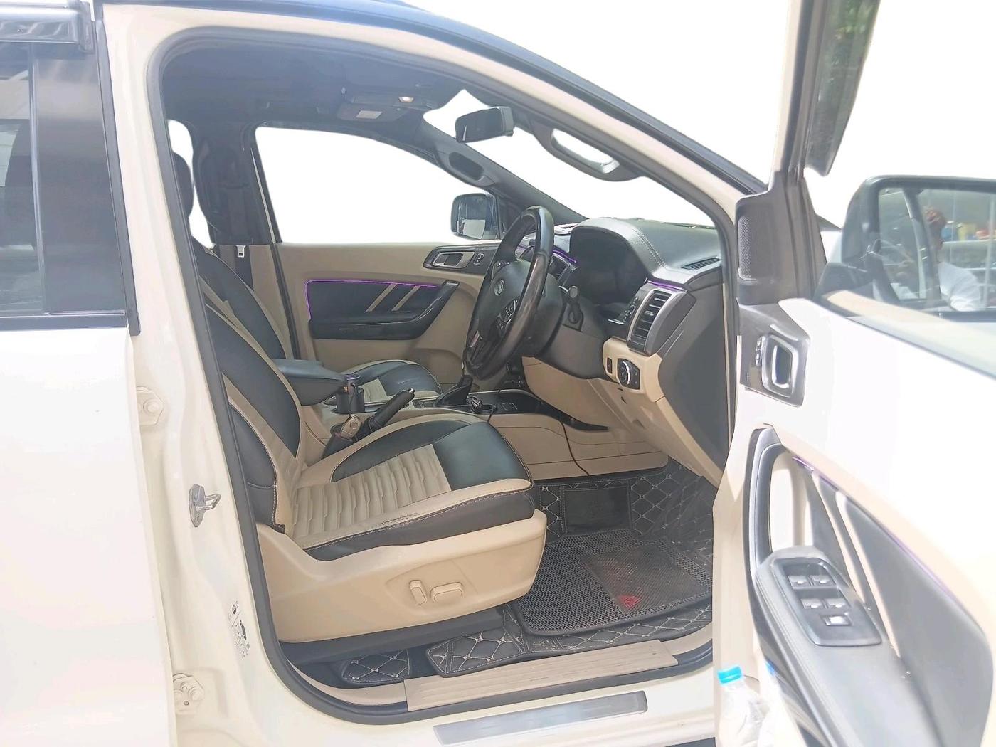 2020 Ford Endeavour TITANIUM PLUS 2.0 4X2 AT SUNROOF, Diesel, Automatic, 96,820 km, interior
