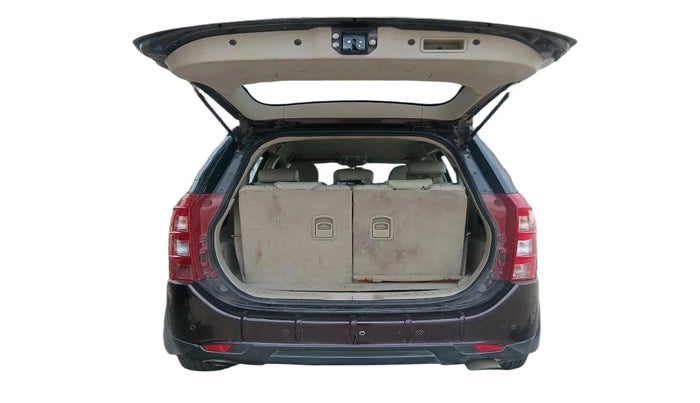 2017 Mahindra XUV500 W6, Diesel, Manual, 1,25,319 km, exterior