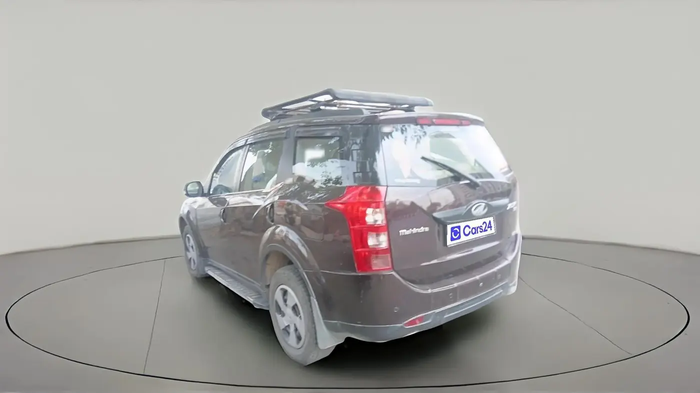 2017 Mahindra XUV500 W6, Diesel, Manual, 1,25,319 km, exterior