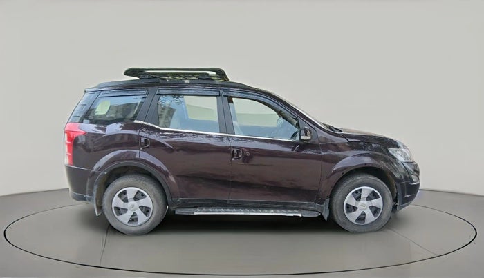 2017 Mahindra XUV500 W6, Diesel, Manual, 1,25,319 km, exterior