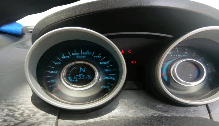 2017 Mahindra XUV500 W6, Diesel, Manual, 1,25,319 km, interior