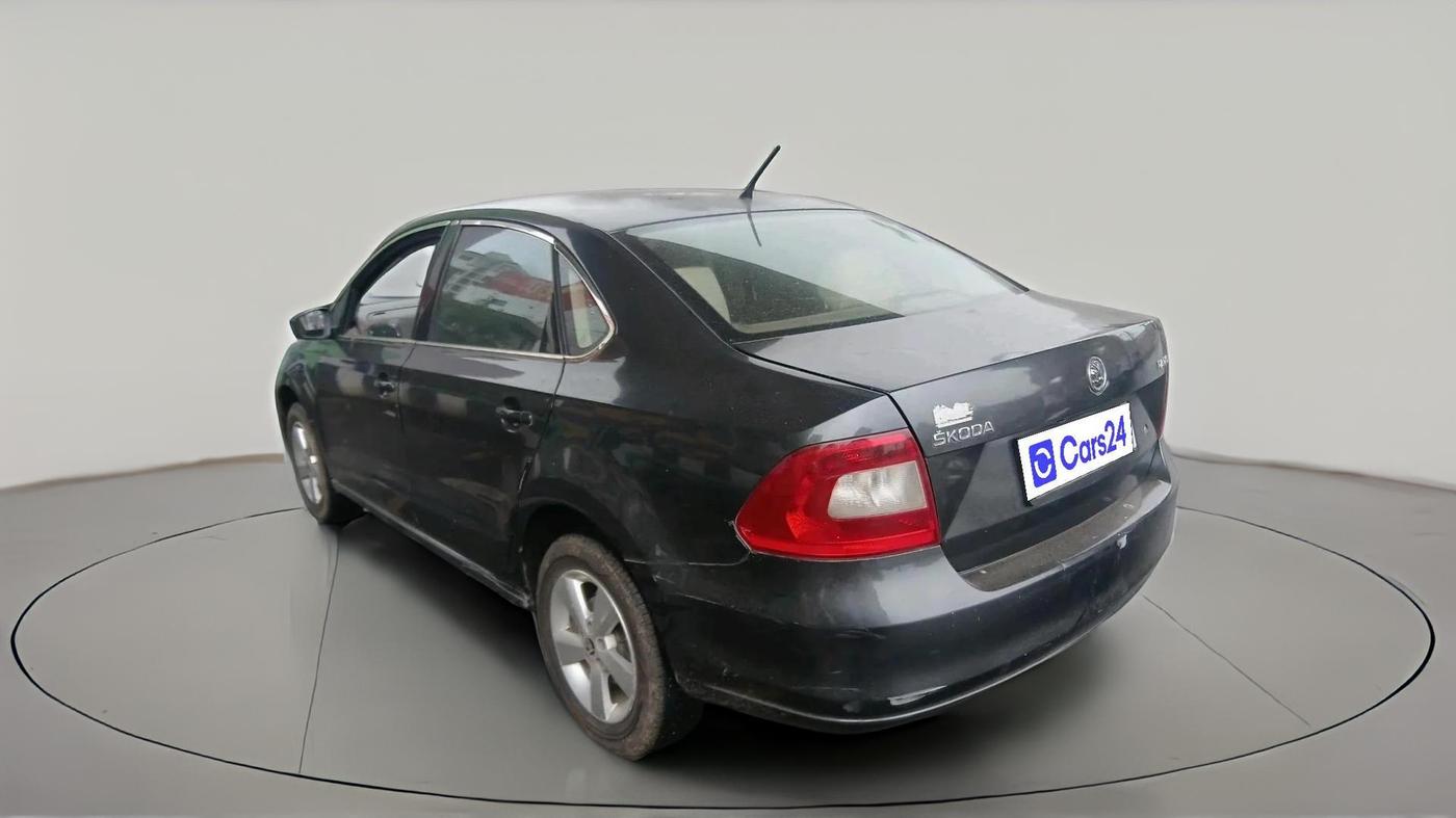2016 Skoda Rapid AMBITION 1.5 TDI AT, Diesel, Automatic, 1,46,192 km, exterior