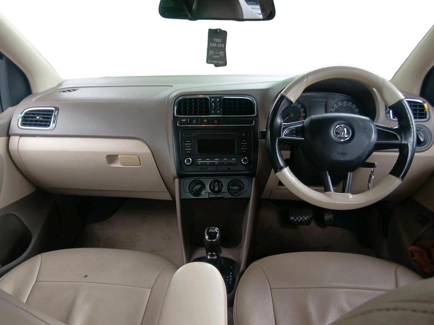 2016 Skoda Rapid AMBITION 1.5 TDI AT, Diesel, Automatic, 1,46,192 km, interior