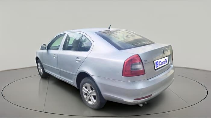 2011 Skoda Laura AMBIENTE 2.0 TDI CR MT, Diesel, Manual, 1,46,489 km, exterior