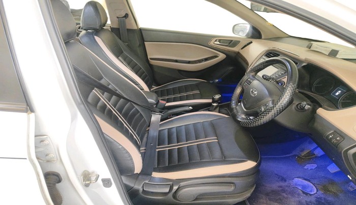 2017 Hyundai Elite i20 ASTA 1.2 (O), Petrol, Manual, 31,241 km, interior