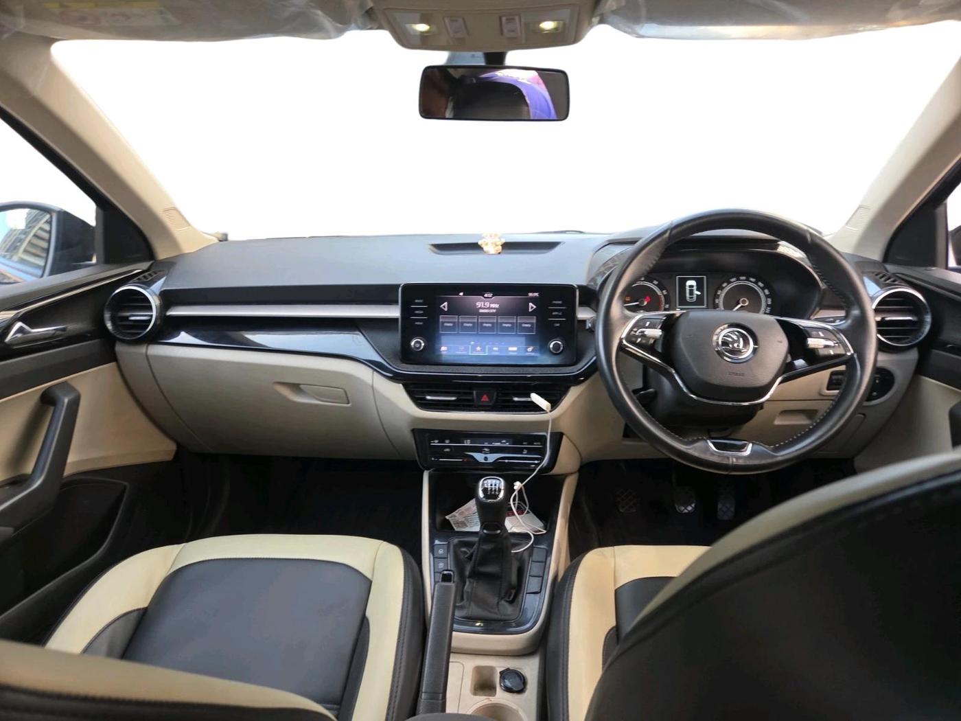 2023 Skoda SLAVIA AMBITION 1.0L TSI MT, Petrol, Manual, 21,248 km, interior