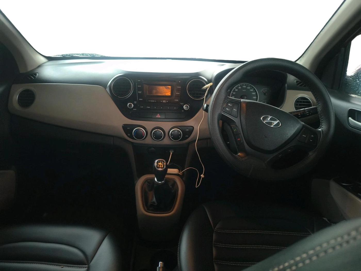 2015 Hyundai Grand i10 SPORTZ 1.2 KAPPA VTVT, Petrol, Manual, 70,008 km, interior
