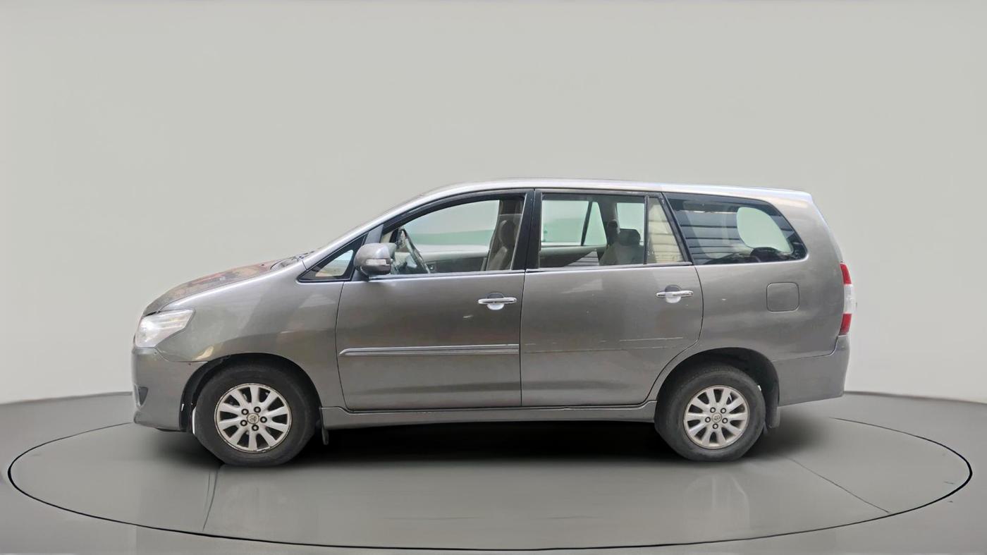 2012 Toyota Innova 2.5 VX 8 STR, Diesel, Manual, 2,38,821 km, exterior