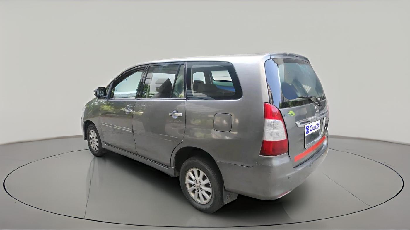 2012 Toyota Innova 2.5 VX 8 STR, Diesel, Manual, 2,38,821 km, exterior