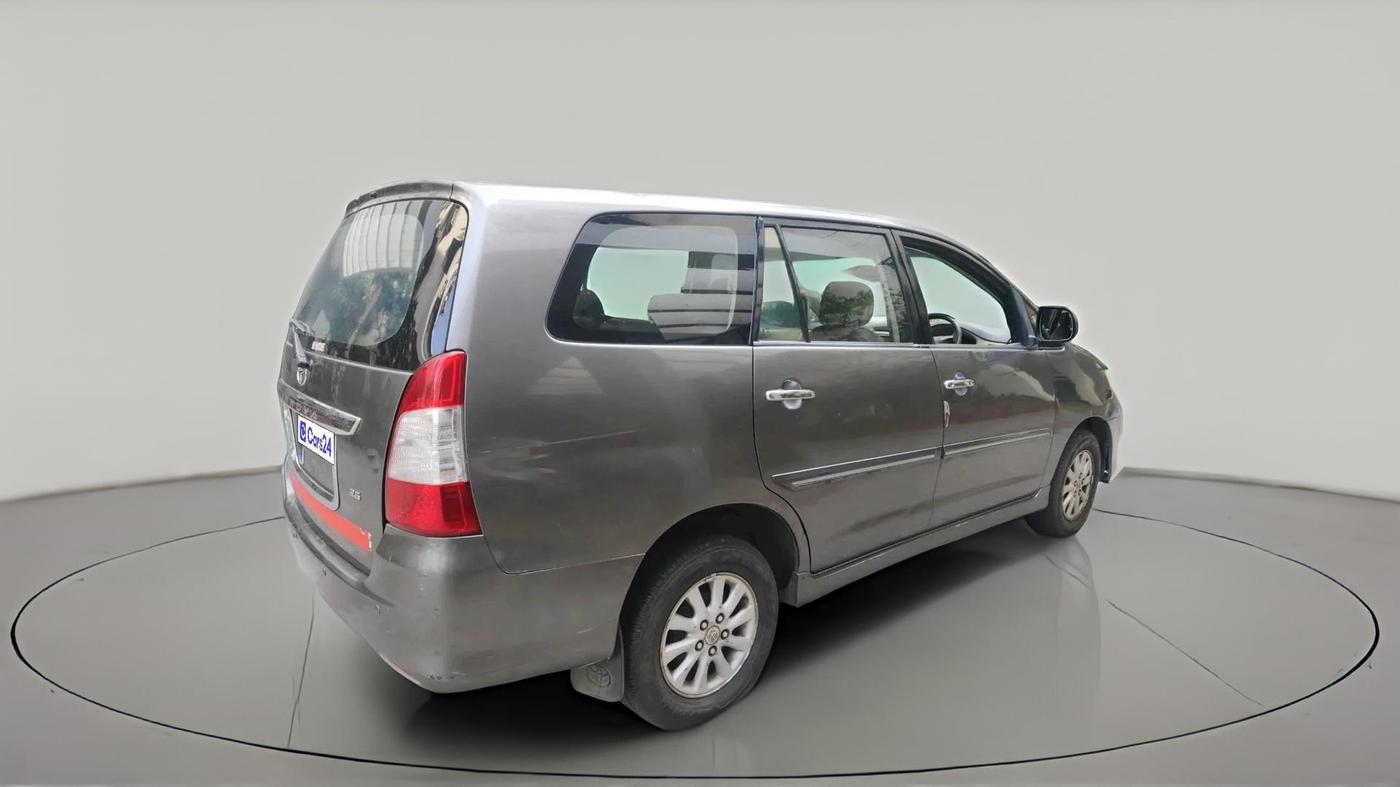 2012 Toyota Innova 2.5 VX 8 STR, Diesel, Manual, 2,38,821 km, exterior