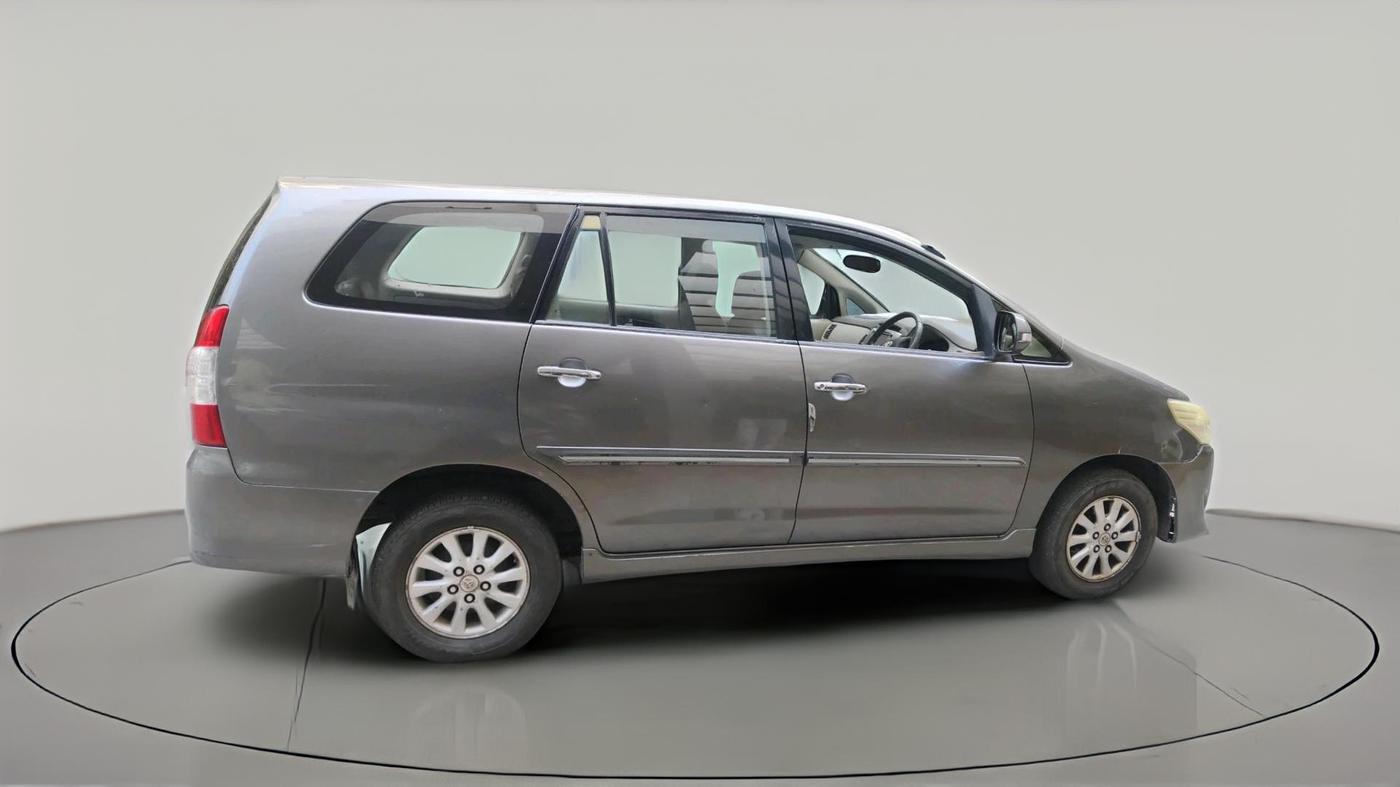 2012 Toyota Innova 2.5 VX 8 STR, Diesel, Manual, 2,38,821 km, exterior