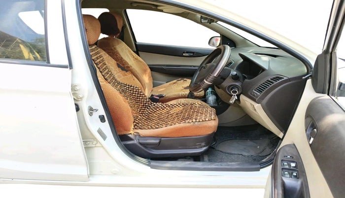 2009 Hyundai i20 MAGNA 1.2, CNG, Manual, 1,32,214 km, interior