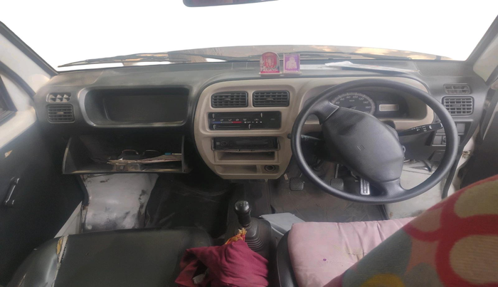 2017 Maruti Eeco 7 STR, CNG, Manual, 1,25,096 km, interior