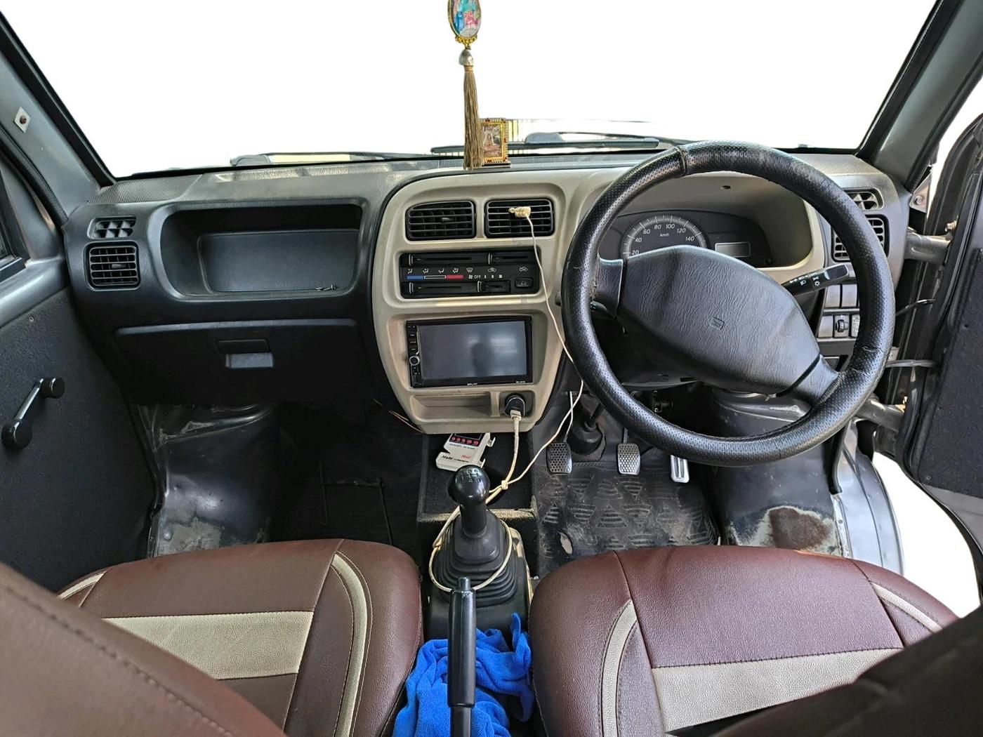 2017 Maruti Eeco 5 STR WITH A/C+HTR, CNG, Manual, 1,54,027 km, interior
