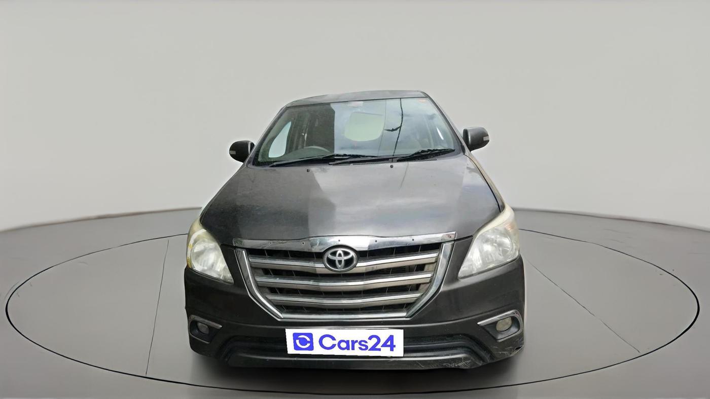 2014 Toyota Innova 2.5 ZX 7 STR, Diesel, Manual, 1,98,843 km, exterior