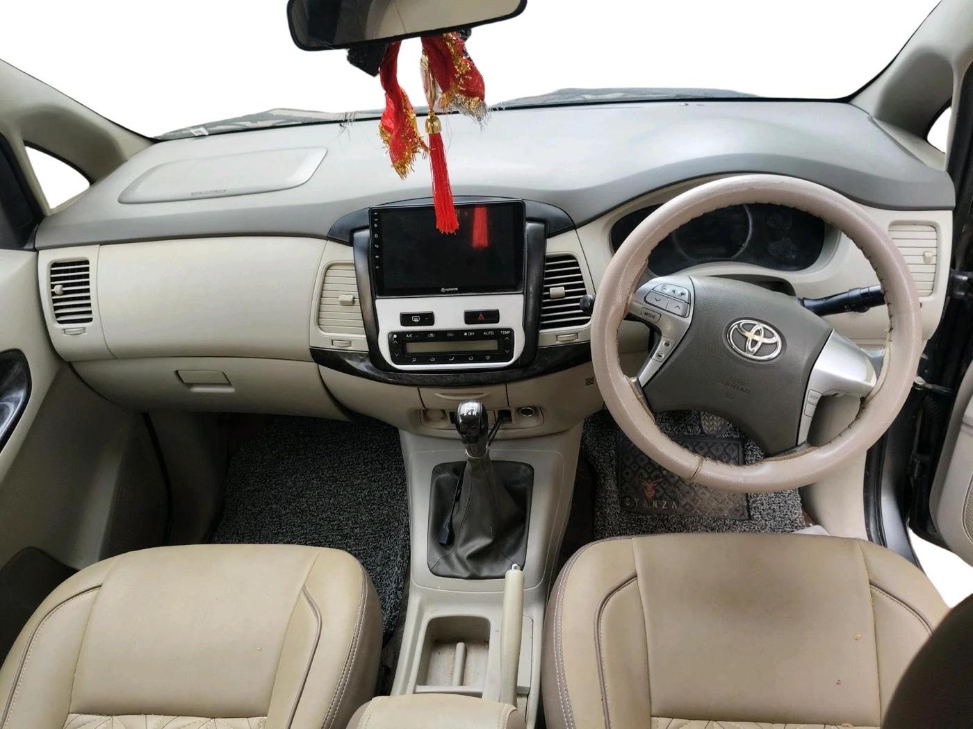 2014 Toyota Innova 2.5 ZX 7 STR, Diesel, Manual, 1,98,843 km, interior