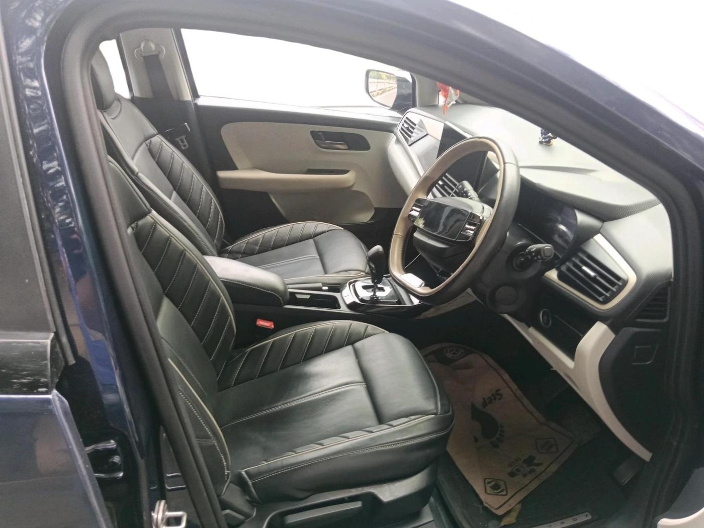 2025 Tata ALTROZ Creative S Petrol 5AMT, Petrol, Automatic, 5,240 km, interior